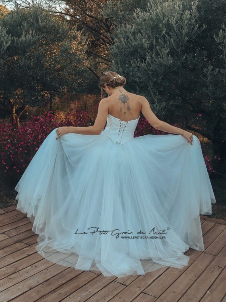 Bustier sur mesure et jupe de mariée princesse en tulle fait main • Création Le P'tit Grain de Mil
