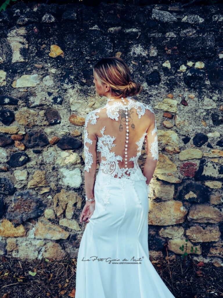 Détail dentelle motif tatouage et bustier transparent fait main • Atelier Pézenas