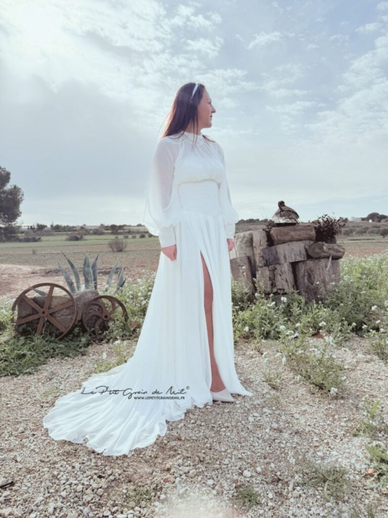 Robe de mariée fluide bohème fente traine sur mesure • Atelier Pézenas Béziers Montpellier